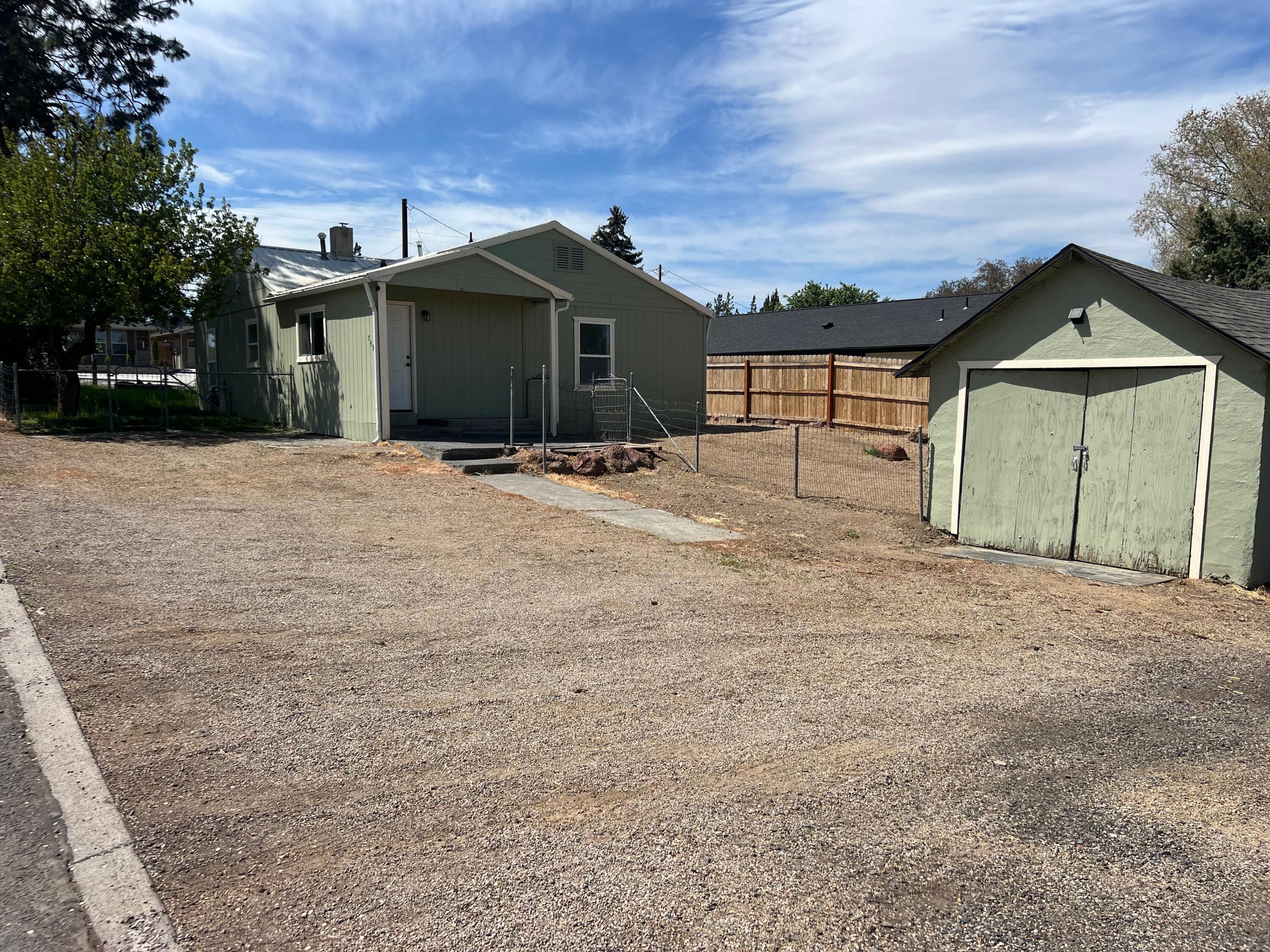 Railroad - Residential