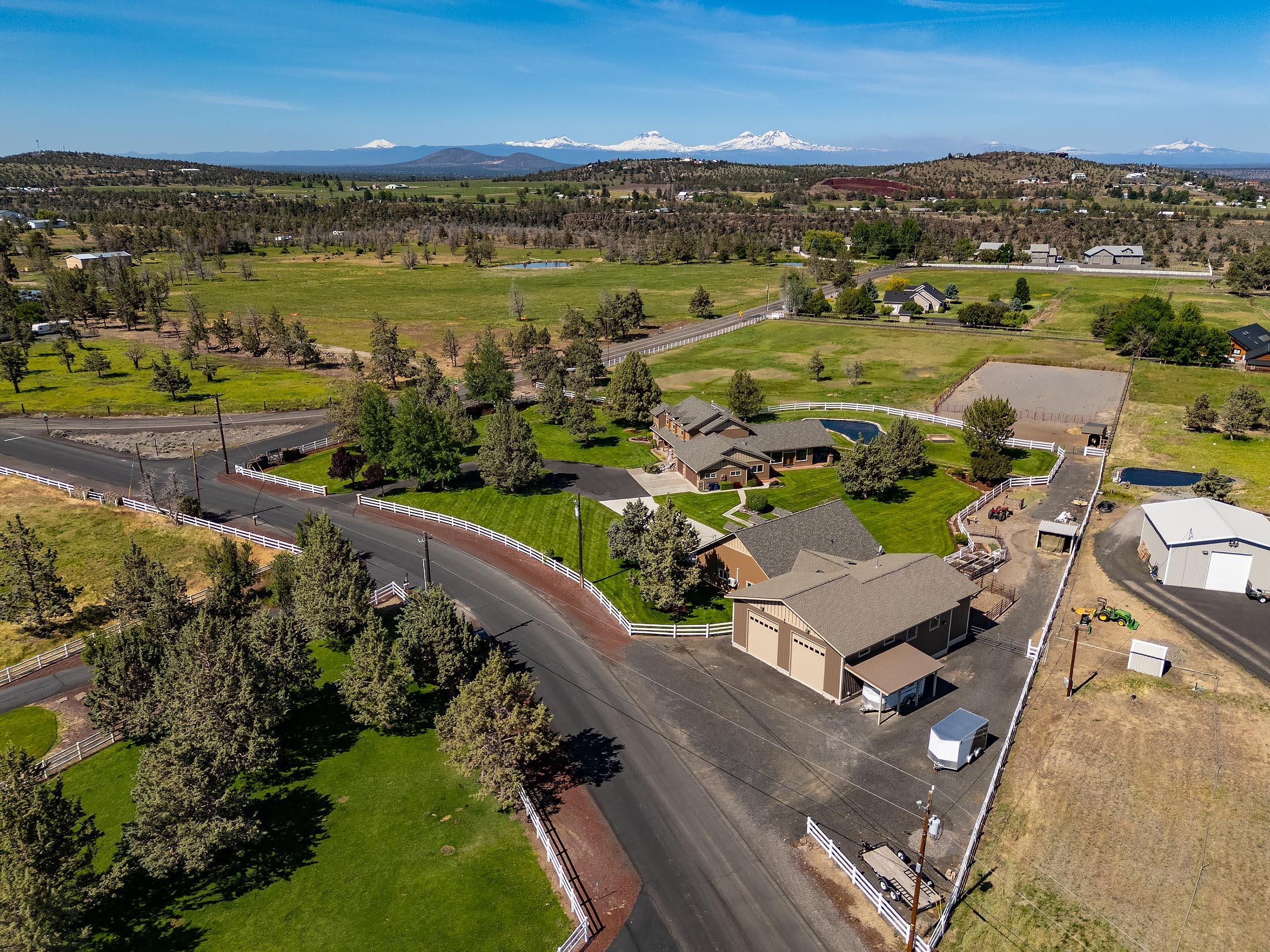 6419 NE Juniper Ridge Road