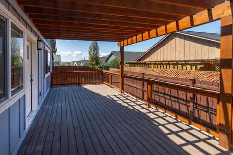 Tiny photo for 3035 NW Cedar Avenue, Redmond, OR 97756 (MLS # 220220755)