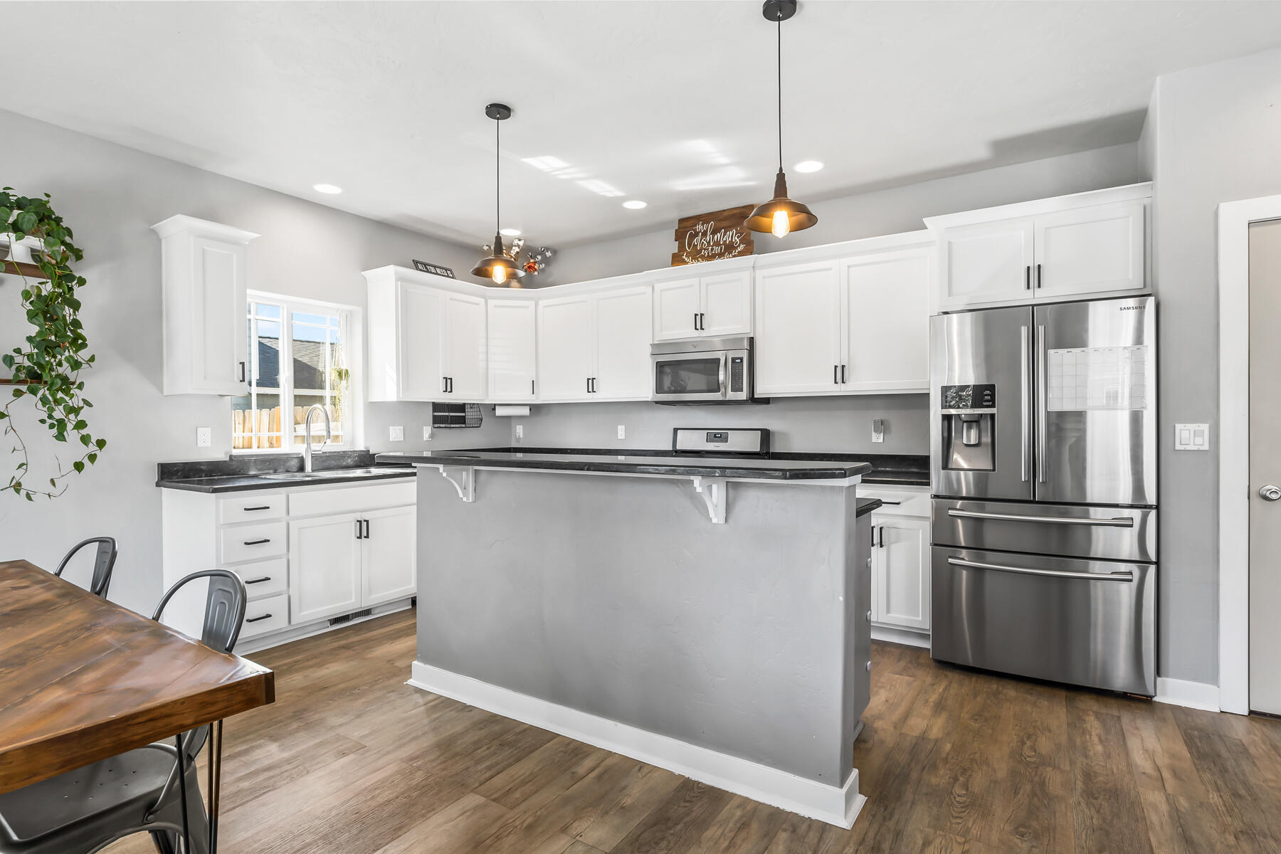 Ni Lah Sha Village - Residential