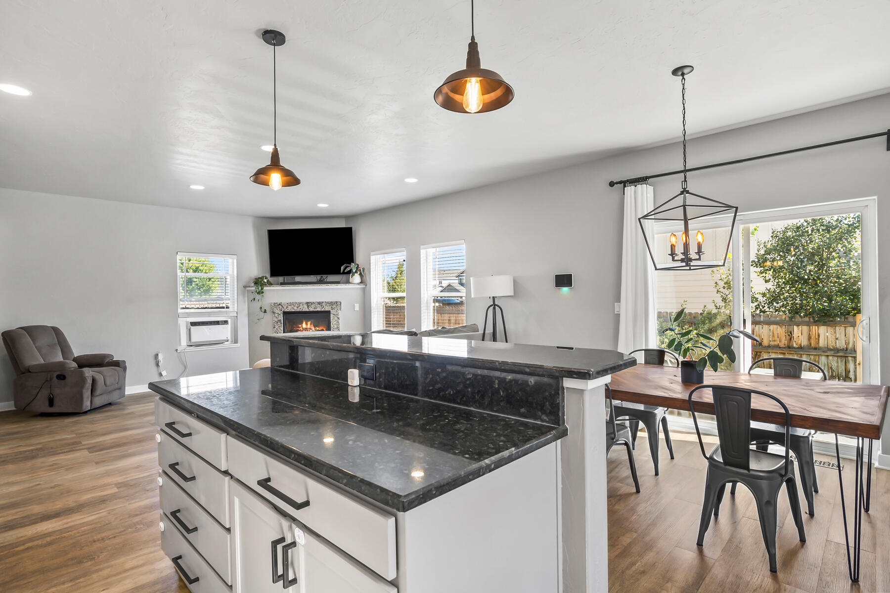 Ni Lah Sha Village - Residential