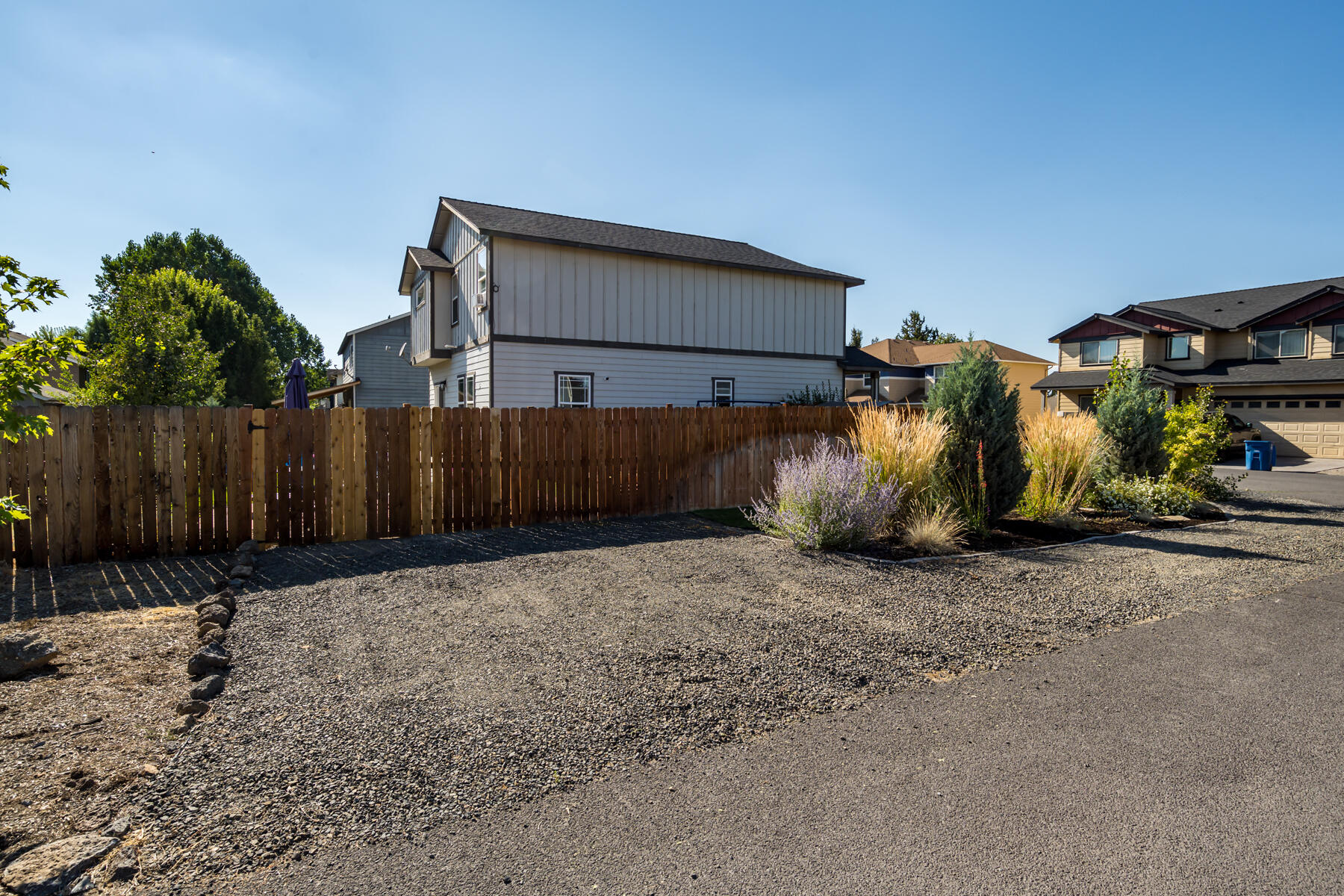 Ni Lah Sha Village - Residential