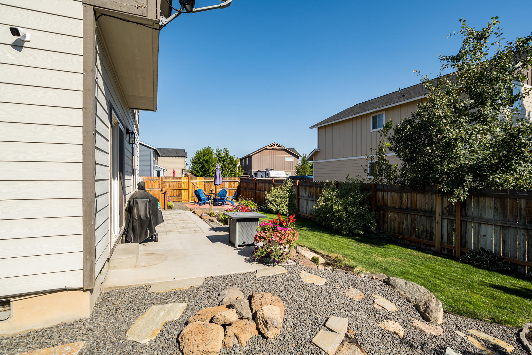 Ni Lah Sha Village - Residential