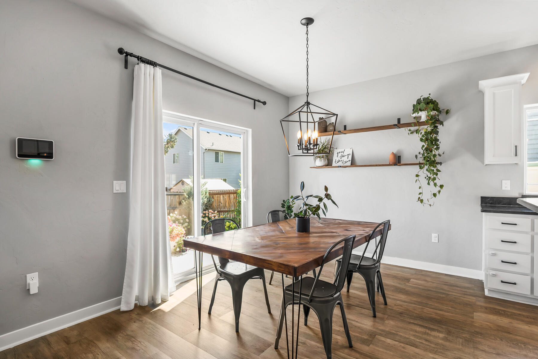 Ni Lah Sha Village - Residential