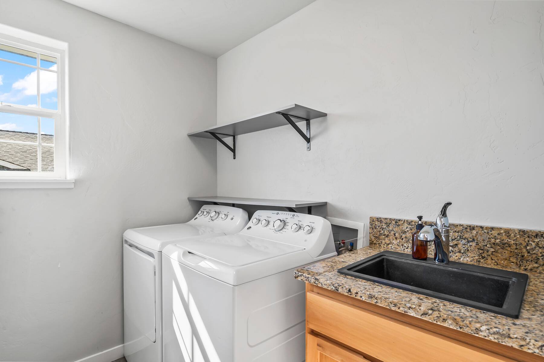 Ni Lah Sha Village - Residential