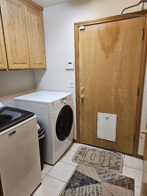 Tiny photo for 3919 Monrovia Way, Klamath Falls, OR 97603 (MLS # 220210972)