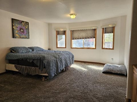 Tiny photo for 3919 Monrovia Way, Klamath Falls, OR 97603 (MLS # 220210972)