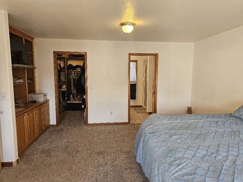 Tiny photo for 3919 Monrovia Way, Klamath Falls, OR 97603 (MLS # 220210972)