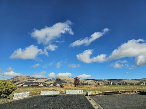 Tiny photo for 3919 Monrovia Way, Klamath Falls, OR 97603 (MLS # 220210972)