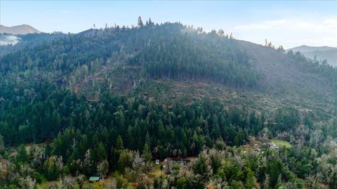 Tiny photo for 5201 Lake Shore Drive, Selma, OR 97538 (MLS # 220212398)