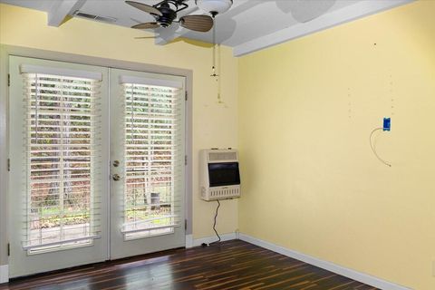 Tiny photo for 5201 Lake Shore Drive, Selma, OR 97538 (MLS # 220212398)