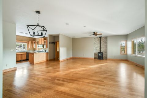 Tiny photo for 7170 NW River Springs Road, Redmond, OR 97756 (MLS # 220217630)