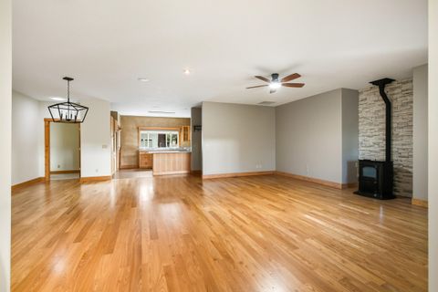 Tiny photo for 7170 NW River Springs Road, Redmond, OR 97756 (MLS # 220217630)