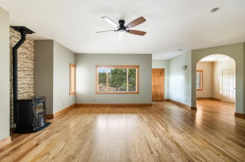 Tiny photo for 7170 NW River Springs Road, Redmond, OR 97756 (MLS # 220217630)