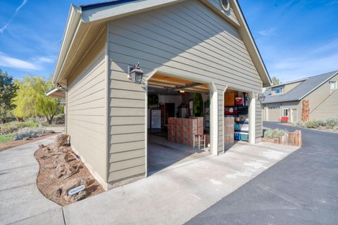 Tiny photo for 7170 NW River Springs Road, Redmond, OR 97756 (MLS # 220217630)