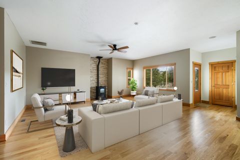 Tiny photo for 7170 NW River Springs Road, Redmond, OR 97756 (MLS # 220217630)