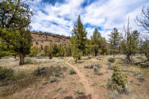 Tiny photo for 7170 NW River Springs Road, Redmond, OR 97756 (MLS # 220217630)