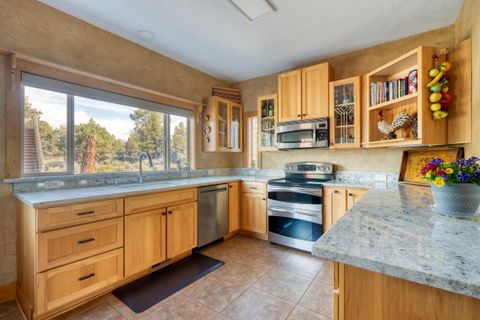 Tiny photo for 7170 NW River Springs Road, Redmond, OR 97756 (MLS # 220217630)