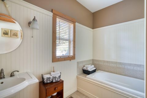 Tiny photo for 7170 NW River Springs Road, Redmond, OR 97756 (MLS # 220217630)