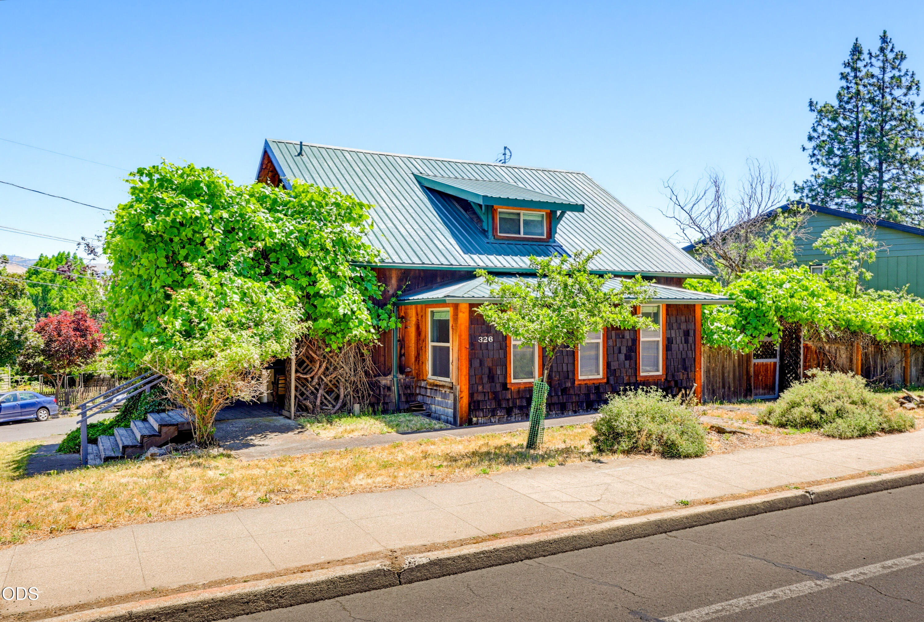 Photo 1 of 57 — 326 N Main Street, Ashland, OR 97520