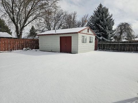 Tiny photo for 4443 Day Drive, Klamath Falls, OR 97603 (MLS # 220215720)