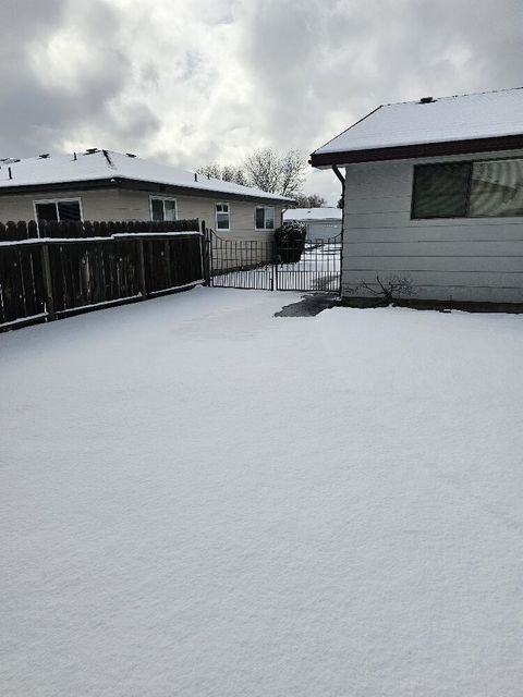 Tiny photo for 4443 Day Drive, Klamath Falls, OR 97603 (MLS # 220215720)