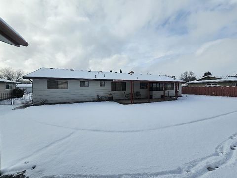 Tiny photo for 4443 Day Drive, Klamath Falls, OR 97603 (MLS # 220215720)