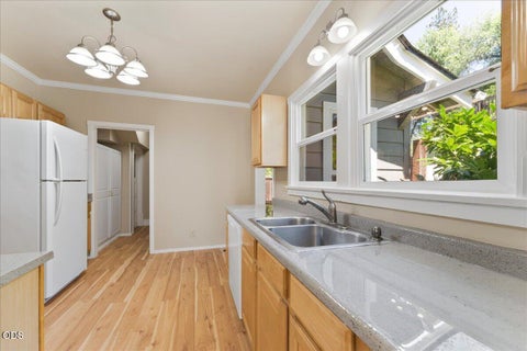 Tiny photo for 300 Sunrise Avenue, Medford, OR 97504 (MLS # 220222866)