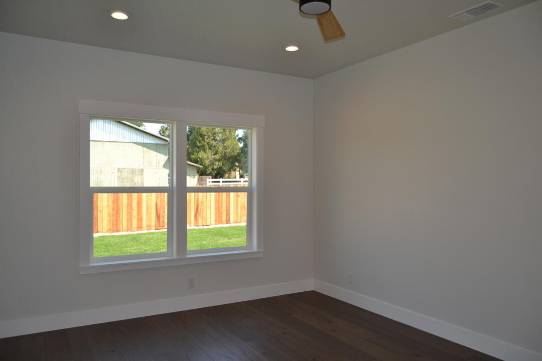 Buckmaster - Residential