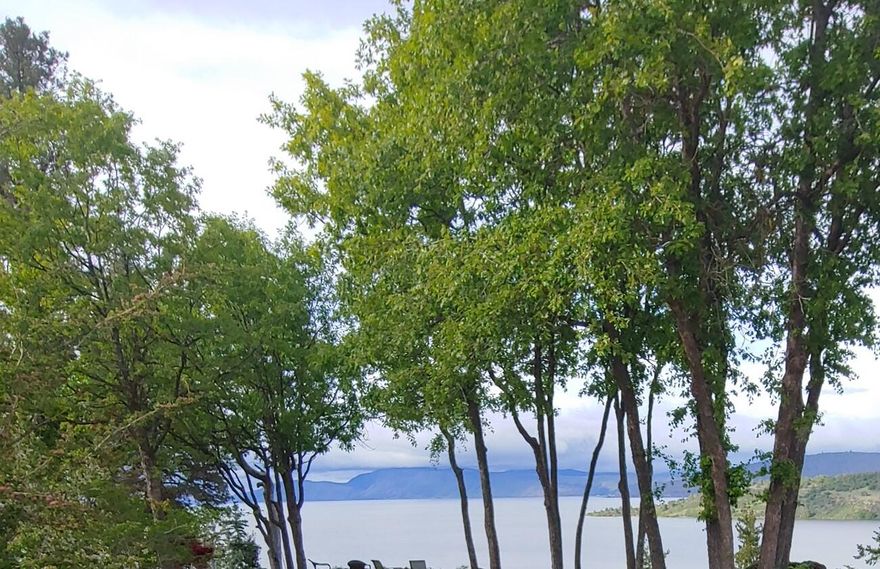 Amazing 2.59 Acre of Panorama Water Front home site at the Running Y.
Views from Crater Lake to Buck Island and Klamath Lake.  Feel like you are on top of the world!  This is a rare buying opportunity!