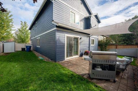 Tiny photo for 633 SE Glengarry Place, Bend, OR 97702 (MLS # 220214908)