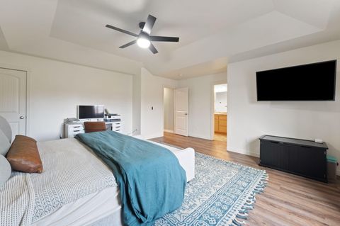 Tiny photo for 633 SE Glengarry Place, Bend, OR 97702 (MLS # 220214908)