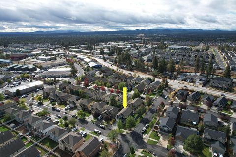 Tiny photo for 633 SE Glengarry Place, Bend, OR 97702 (MLS # 220214908)