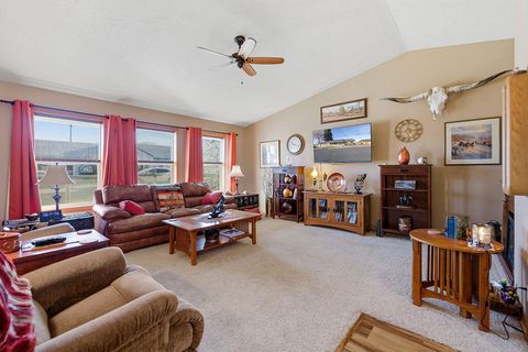 Tiny photo for 1263 NE Powell Lane, Prineville, OR 97754 (MLS # 220215501)