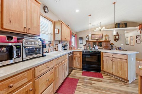 Tiny photo for 1263 NE Powell Lane, Prineville, OR 97754 (MLS # 220215501)