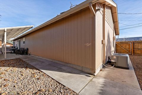 Tiny photo for 1263 NE Powell Lane, Prineville, OR 97754 (MLS # 220215501)