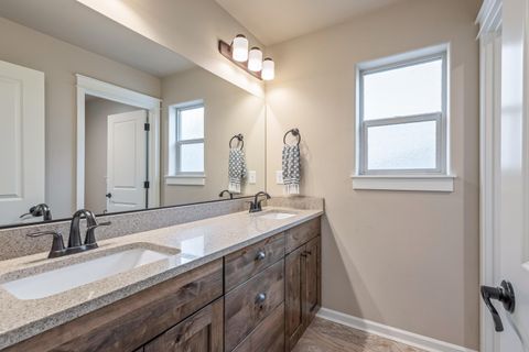 Tiny photo for 61132 SE Ambassador Drive, Bend, OR 97702 (MLS # 220211981)