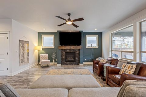Tiny photo for 61132 SE Ambassador Drive, Bend, OR 97702 (MLS # 220211981)