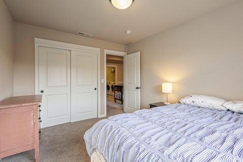 Tiny photo for 61132 SE Ambassador Drive, Bend, OR 97702 (MLS # 220211981)