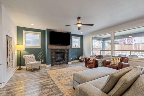 Tiny photo for 61132 SE Ambassador Drive, Bend, OR 97702 (MLS # 220211981)