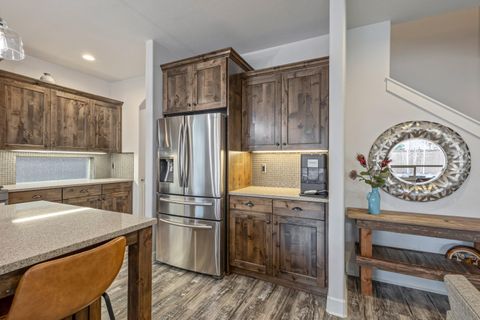 Tiny photo for 61132 SE Ambassador Drive, Bend, OR 97702 (MLS # 220211981)