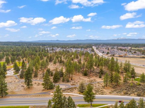 Tiny photo for 61132 SE Ambassador Drive, Bend, OR 97702 (MLS # 220211981)