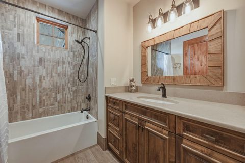 Tiny photo for 19100 Macalpine Loop, Bend, OR 97702 (MLS # 220219311)