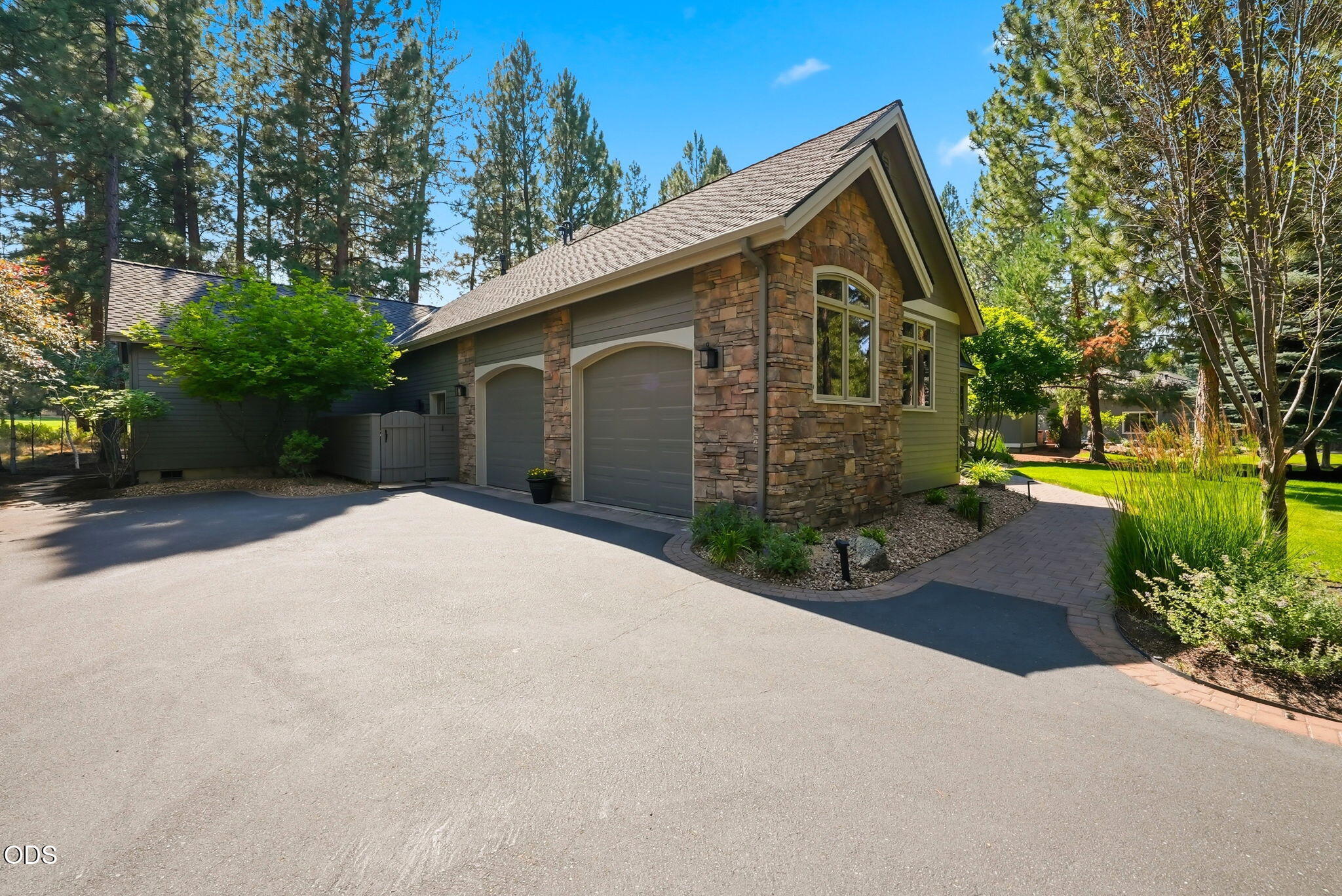 2721 NW Champion Circle