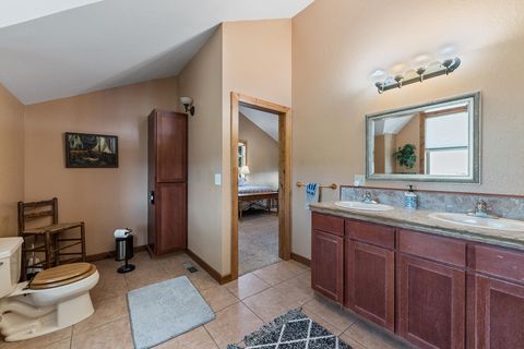 Tiny photo for 12673 Highway 99 S, Ashland, OR 97520 (MLS # 220219802)