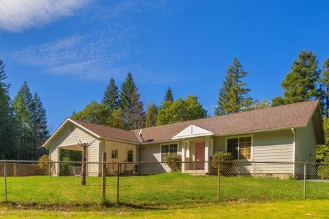 Photo of 35255 Redwood Highway, OBrien, OR 97534 (MLS # 220216853)