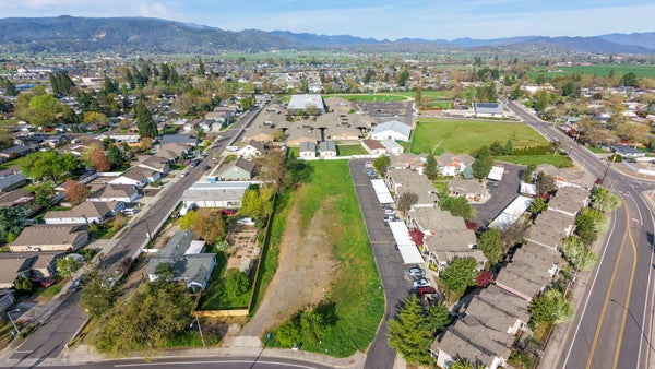 N 3RD ST, CENTRAL POINT, OR 97502 - Image c13f46d53d53c0eeffeba254d2e3254c/4232072232