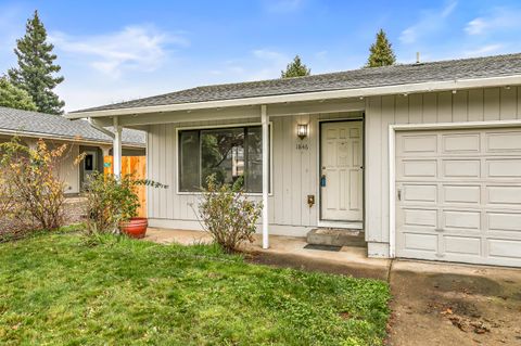 Tiny photo for 1846 Hart Avenue, Medford, OR 97501 (MLS # 220213024)