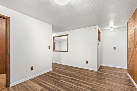 Tiny photo for 1846 Hart Avenue, Medford, OR 97501 (MLS # 220213024)