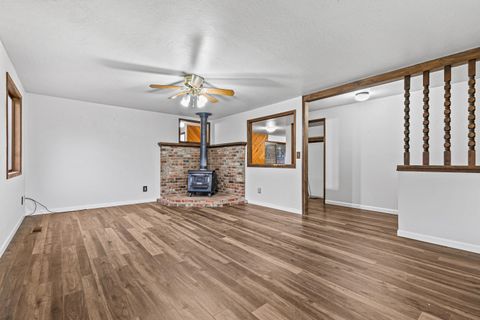 Tiny photo for 1846 Hart Avenue, Medford, OR 97501 (MLS # 220213024)